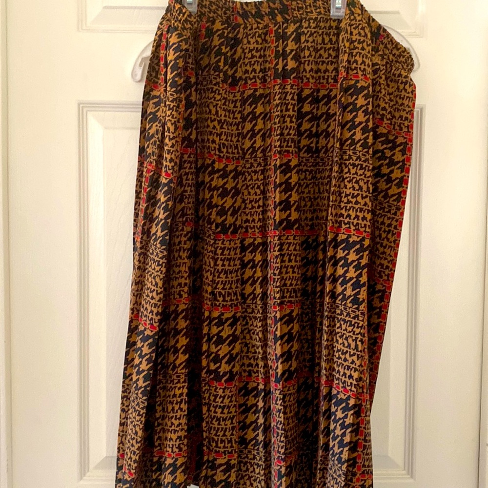 Multi color pleated skirt